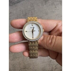 EUC Bulova Gold-Tone Diamond Mother Of Pearl Dial Women's Watch 98L278 Size:28mm